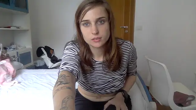 SinnEmily online show from February 2026 01:40:02 PM