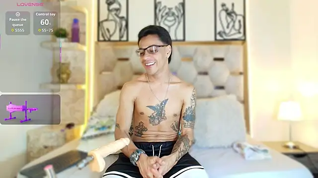 Snapshot of Andrew_Haalls chatting on December 2025 08:39:01 PM Andrew Haalls online show from December 2025 08:39:01 PM