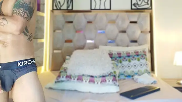 Snapshot of Andrew_Haalls chatting on December 2025 08:35:01 PM Andrew Haalls online show from December 2025 08:35:01 PM