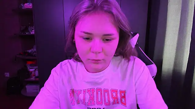 sophia lix online show from November 2025 05:17:01 AM