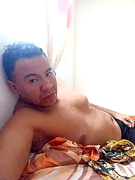 Snapshot of Fire_latino chatting on October 2025 05:04:01 PM Fire latino online show from October 2025 05:04:01 PM