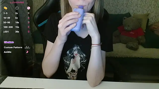 Snapshot of _Alisa_Allison_ chatting on November 2025 03:01:02 PM Alisa Allison online show from November 2025 03:01:02 PM