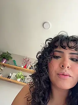 Snapshot of SugarTroubl33 chatting on November 2025 01:43:01 PM SugarTroubl33 online show from November 2025 01:43:01 PM