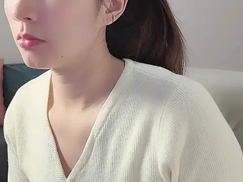 Snapshot of lvy-002 chatting on November 2025 05:06:02 AM lvy-002 online show from November 2025 05:06:02 AM