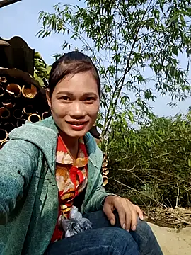 Snapshot of doggy-00 chatting on December 2025 06:32:01 AM doggy-00 online show from December 2025 06:32:01 AM