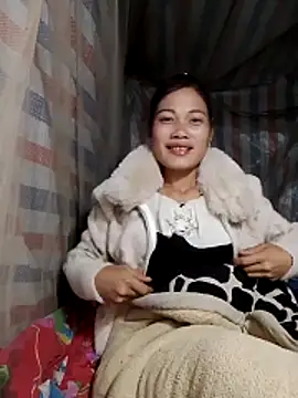 Snapshot of doggy-00 chatting on December 2025 01:05:01 PM doggy-00 online show from December 2025 01:05:01 PM