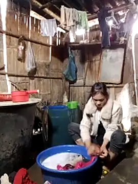 Snapshot of doggy-00 chatting on December 2025 03:45:02 AM doggy-00 online show from December 2025 03:45:02 AM