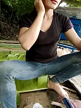 Snapshot of doggy-00 chatting on July 2026 05:00:02 AM doggy-00 online show from July 2026 05:00:02 AM