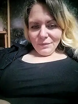 Snapshot of Lana-murr chatting on November 2025 06:50:02 PM Lana-murr online show from November 2025 06:50:02 PM