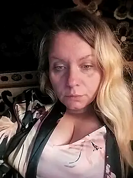 Snapshot of Lana-murr chatting on November 2025 05:27:02 AM Lana-murr online show from November 2025 05:27:02 AM