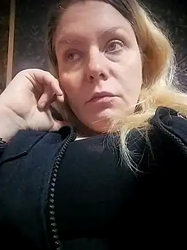 Snapshot of Lana-murr chatting on November 2025 06:41:02 AM Lana-murr online show from November 2025 06:41:02 AM