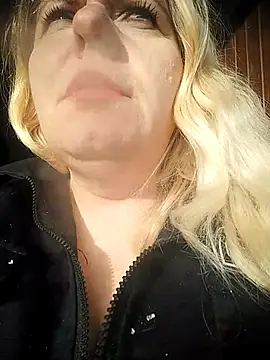 Snapshot of Lana-murr chatting on November 2025 07:19:01 AM Lana-murr online show from November 2025 07:19:01 AM