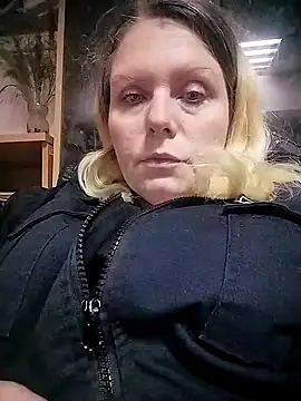 Snapshot of Lana-murr chatting on December 2025 07:34:02 PM Lana-murr online show from December 2025 07:34:02 PM