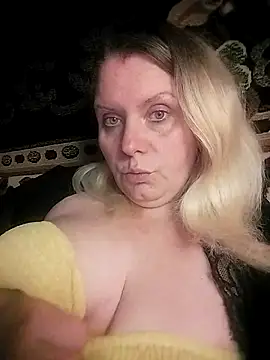 Snapshot of Lana-murr chatting on December 2025 06:15:01 PM Lana-murr online show from December 2025 06:15:01 PM