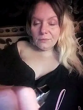 Snapshot of Lana-murr chatting on December 2025 09:09:02 PM Lana-murr online show from December 2025 09:09:02 PM