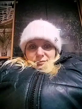 Snapshot of Lana-murr chatting on February 2026 03:42:01 PM Lana-murr online show from February 2026 03:42:01 PM