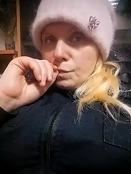 Snapshot of Lana-murr chatting on February 2026 07:21:02 PM Lana-murr online show from February 2026 07:21:02 PM