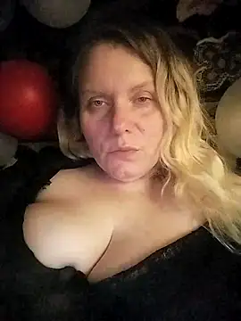 Snapshot of Lana-murr chatting on February 2026 08:16:02 PM Lana-murr online show from February 2026 08:16:02 PM