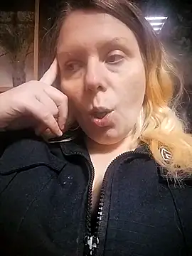 Snapshot of Lana-murr chatting on March 2026 08:11:01 AM Lana-murr online show from March 2026 08:11:01 AM