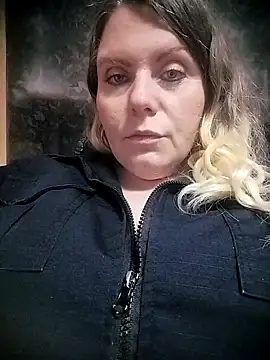Lana-murr online show from April 2026 07:22:02 PM