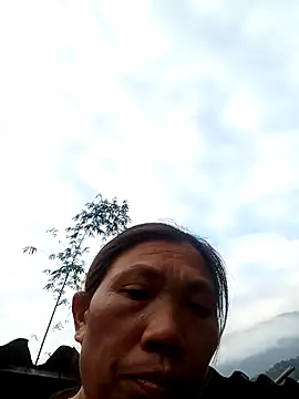 bella-la online show from November 2025 09:30:01 AM