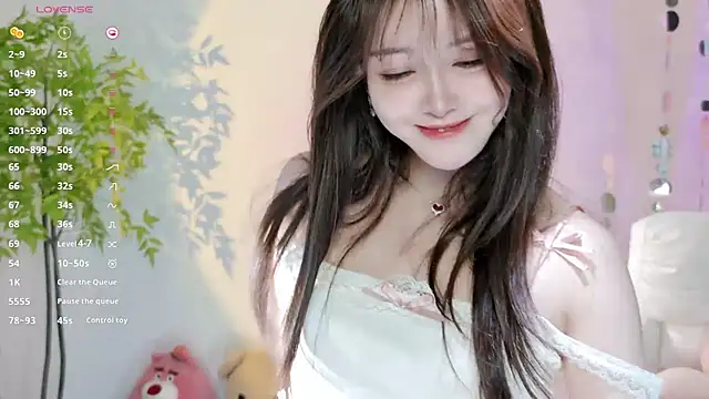Snapshot of Yiluo95 chatting on May 2026 04:04:02 PM Yiluo95 online show from May 2026 04:04:02 PM