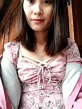 Snapshot of Em_xinh01 chatting on November 2025 06:35:01 AM Em xinh01 online show from November 2025 06:35:01 AM