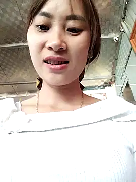 Snapshot of Em_xinh01 chatting on November 2025 06:15:01 AM Em xinh01 online show from November 2025 06:15:01 AM