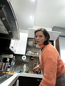 Piediniecollant online show from November 2025 01:54:02 PM