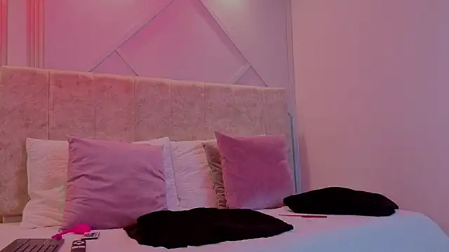 Scarlett  lace online show from December 2025 04:39:02 AM