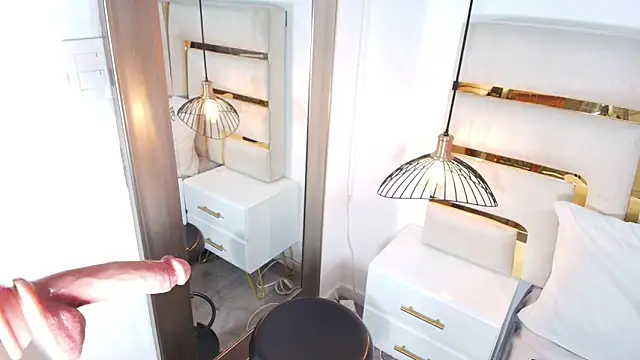 Sophie Leclair  online show from November 2025 01:02:01 PM