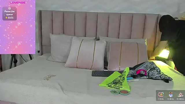 Snapshot of alaya_noir_ chatting on November 2025 12:16:02 PM alaya noir online show from November 2025 12:16:02 PM