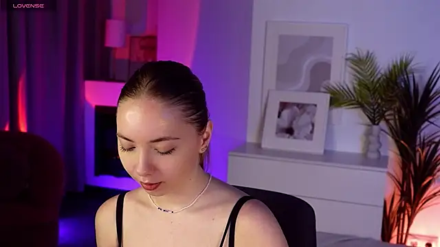 Nora Miller online show from November 2025 06:34:02 AM