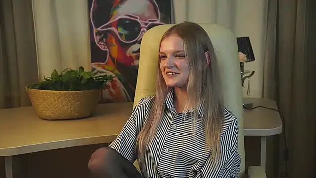 Snapshot of BrennaTout chatting on October 2025 12:30:01 PM BrennaTout online show from October 2025 12:30:01 PM