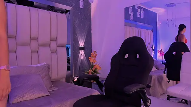 Snapshot of _Sofiewild_ chatting on March 2026 08:04:02 PM Sofiewild online show from March 2026 08:04:02 PM