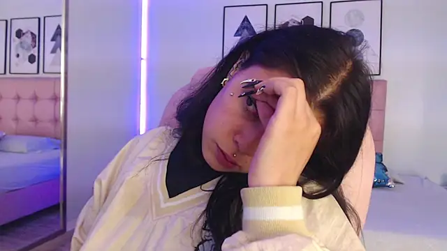 KikiVelvet online show from January 2026 08:00:02 PM