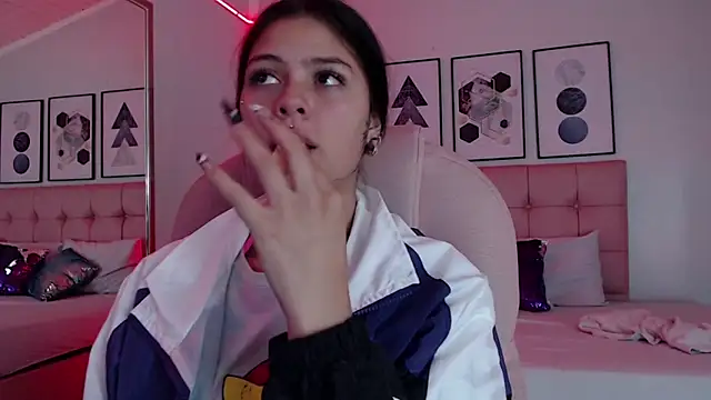 KikiVelvet online show from January 2026 10:02:02 PM