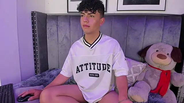 Snapshot of Niick_Twiink chatting on November 2025 07:30:01 PM Niick Twiink online show from November 2025 07:30:01 PM