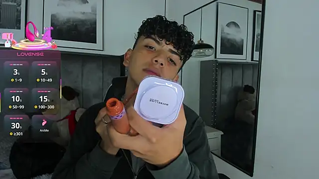 Snapshot of Niick_Twiink chatting on November 2025 09:36:01 PM Niick Twiink online show from November 2025 09:36:01 PM