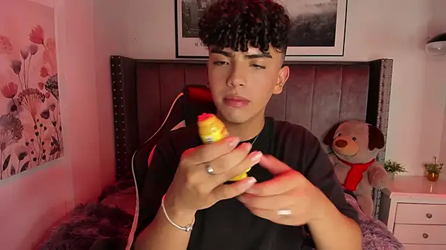 Snapshot of Niick_Twiink chatting on December 2025 07:54:02 PM Niick Twiink online show from December 2025 07:54:02 PM