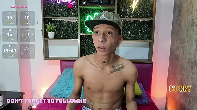 Snapshot of Max_Steell chatting on November 2025 03:17:01 AM Max Steell online show from November 2025 03:17:01 AM