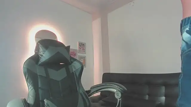 Snapshot of Senpai_Lover chatting on November 2025 08:09:01 PM Senpai Lover online show from November 2025 08:09:01 PM