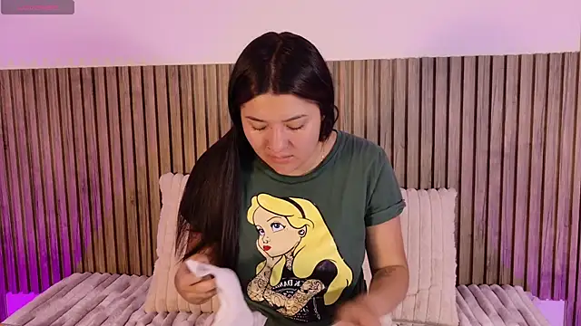 Maddy69a   online show from October 2025 03:57:02 PM