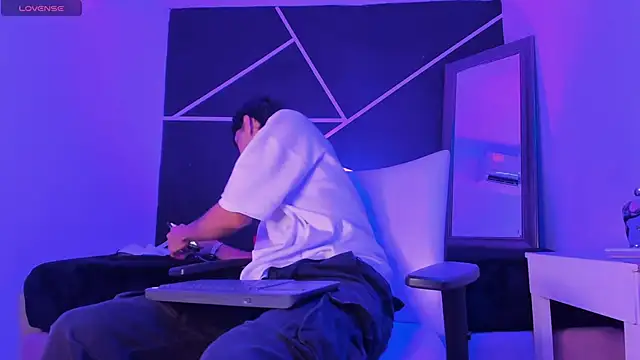 LIAM STONNE  online show from October 2025 08:21:02 PM