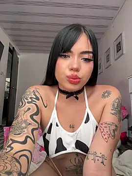 Snapshot of VioletEvanzz chatting on November 2025 02:30:01 PM VioletEvanzz online show from November 2025 02:30:01 PM