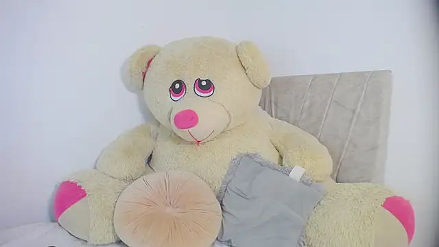 Snapshot of little_emiily_ chatting on November 2025 11:53:01 AM little emiily online show from November 2025 11:53:01 AM