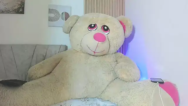 Snapshot of little_emiily_ chatting on November 2025 02:27:01 PM little emiily online show from November 2025 02:27:01 PM