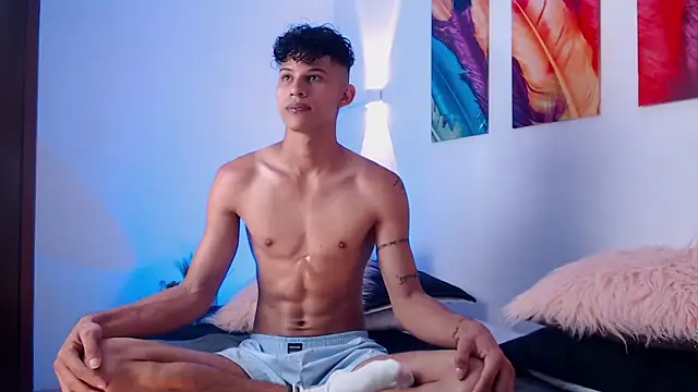 KamiSuarez online show from March 2026 06:33:01 PM