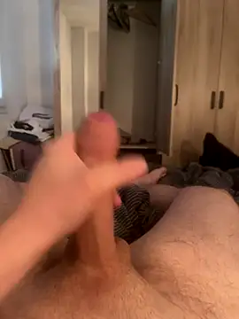 Snapshot of Secret954 chatting on November 2025 01:35:02 PM Secret954 online show from November 2025 01:35:02 PM