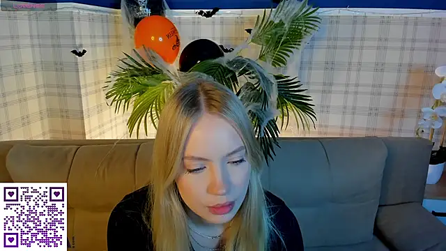 Snapshot of Melanie_Ryer chatting on October 2025 01:07:02 AM Melanie Ryer online show from October 2025 01:07:02 AM